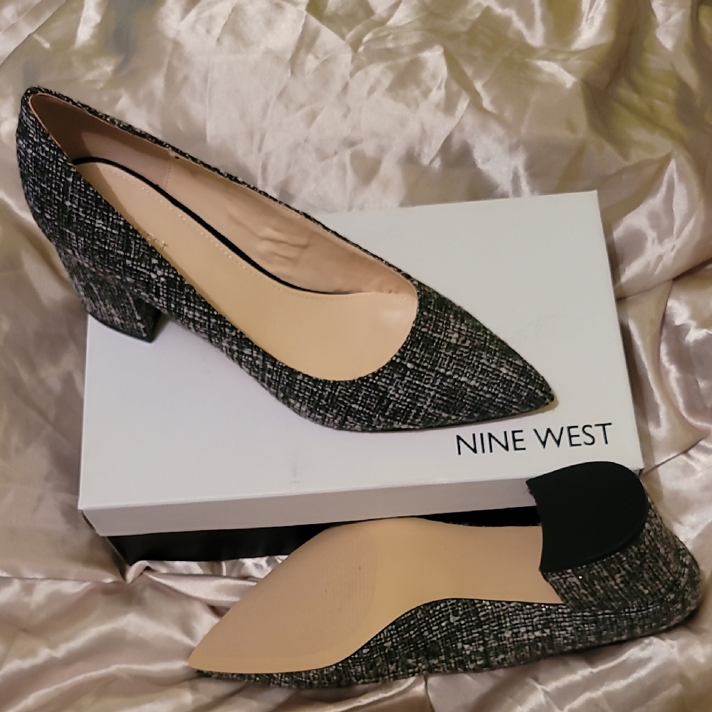 Nine West Women's Black Tweed Heels, height 2.5 inches. Never worn shoes.